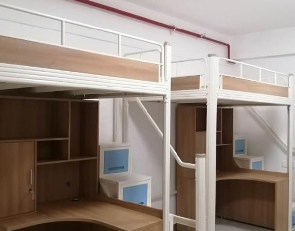 江门学校铁床巧妙的扶梯设计,围合护栏更安全